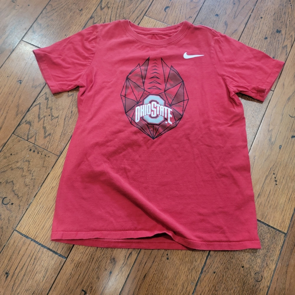Boys youth ohio state tee. Size med